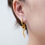 color: Little Snake Earrings Gold