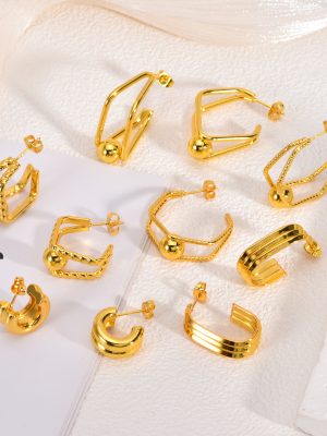Gold geometric stainless steel earrings for autumn and winter, light luxury high-end exaggerated earrings for women, design ear studs.