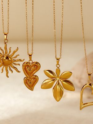 18K Gold Plating Vintage Stainless Steel Clavicle Chain Exaggerating Heart-Shapaed Sun Necklace