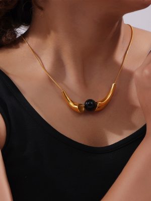 British Retro Personality All Match Snake Bone Chain Ornament Agate Stone Pendant Crescent Shape Stainless Steel Necklace