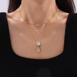Simple Personality Affordable Luxury Ornament Square Plate Diamond-Studded Design Double Color Pendant Stainless Steel Necklace