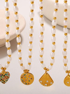 New French Retro Freshwater Pearl Necklace Stainless Steel 18K Gold Plating Shell Jeweled Pendant Necklace Women