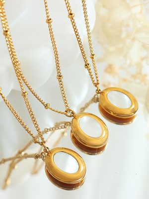 French Style Non-Fading Soft the Dinner Party Accessories Stainless Steel Gold-Plated Oval Pendant Inlaid Color Shell Necklace for Women