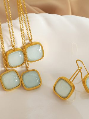 French Elegance Light Green Jade Earrings Necklace Set Retro Gentle Light Luxury Advanced Ornament Set