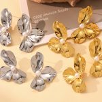 Shell Pearls Pleated Petal Stud Earrings Design Stainless Steel Vacation Earrings Earrings Female Flower