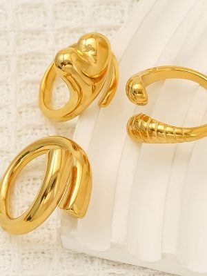 New stainless steel open-ended versatile high-end irregular ring for women, light luxury geometric finger ring.