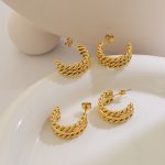 New Women's C- Shaped Twist Cold Unique Creative One Piece Dropshipping Geometric Plated 18K Gold Earrings
