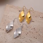New Versatile Advanced Exaggerated Diamond Ear Hook Design Stainless Steel 18K Gold Earrings