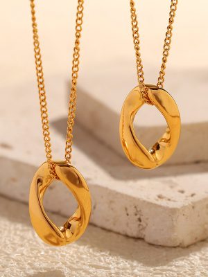 New Style Cold Gold Oval Pendant Necklace Women's Design Simple Graceful Grid Twin Fashion