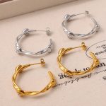 Light Luxury Advanced Glossy Handmade Love Heart Earrings All-Matching Graceful Stainless Steel