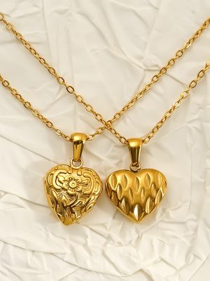 Versatile stainless steel heart necklace for women, high-end 18K gold-plated heart pendant.