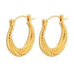 color: Pattern Round Stamped Earrings Gold