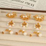 Light Luxury Temperament Pearl Earrings Unique Design Ear Studs Commuting