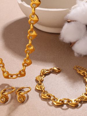 New Simple Elegant Autumn and Winter Hollow Heart-Shaped Earrings Bracelet Necklace Light Luxury Advanced Suit
