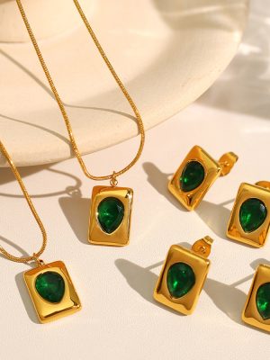Light Luxury Temperament Emerald Retro Stainless Steel Plated 18K Gold Color Necklace Women's Design Clavicle Chain