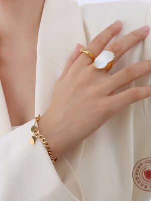 French Style 18K Gold Handmade Unique Shaped White Sea Shell Ring Rings Bracelet Stainless Steel Ornament Female A259
