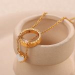 Stainless Steel Freshwater Shell Pendant Necklace Temperament 18K Gold Plating round Women