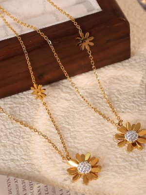 Stainless Steel Diamond Chrysanthemum Necklace Advanced Plating 18K Gold Fresh Daisy Ornament