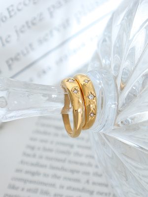 Non-Fading Exquisite Cold Inlaid Zircon Stainless Steel Ring 18K Gold Plating Fashionable Bracelet