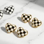 Black and White Lattice Pattern Peach Heart Dripping Stud Earrings Plated 18K Real Gold Simple Elegant Earrings