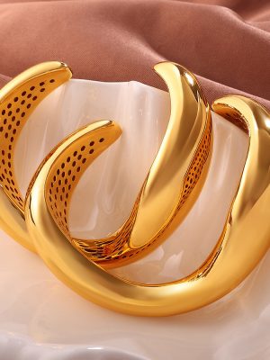 Retro Exaggerated Oversized Golden Hollow Design Bracelet Unique Opening