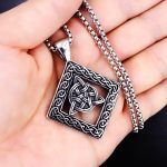 color: Triangle Knot + Steel Chain