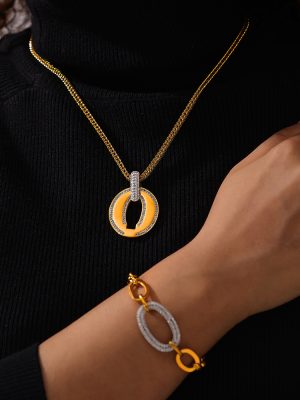 French Style Retro Simple Stylish Light Luxury Ornament Diamond Ring Pendant Design Stainless Steel Gold-Plated Jewelry Suit
