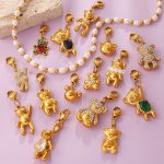 Retro Exquisite Diamond Three-Dimensional Bear Lobster Buckle Pendant DIY Bracelet Necklace Accessories