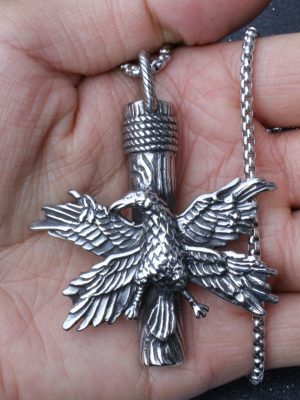 New Retro Ornament Men's Flying Eagle Stainless Steel Pendant Personality Old Necklace