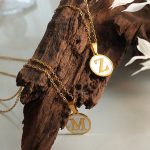 26 Letter in White Sea Shell round Necklace Non-Fading Design Same Clavicle Chain
