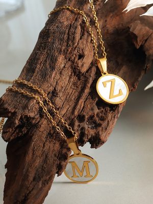 26 Letter in White Sea Shell round Necklace Non-Fading Design Same Clavicle Chain