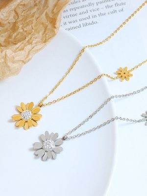 Ornament Accessories Daisy Zircon Pendant Sweater Necklace Women's Stainless Steel Gold Plated Clavicle Necklace P784