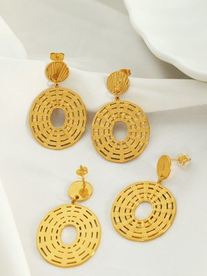 French Style Hepburn Grid Earrings Gentle Retro Affordable Luxury Earrings Plated 18K Golden Hollow Steel Disc Shape