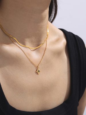 Simple Personalized All-Match Ornament Eight Awn Star Inlaid Zircon Design Pendant Stainless Steel Necklace