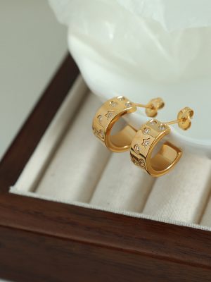Advanced Light Luxury Temperament C- Shaped Earrings Stainless Steel Non-Fading Design Accessories Star Diamond