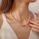 White Pearl Golden Balls Stitching Necklace Elegant Simple Design Daily Wear Light Luxury Clavicle Chain