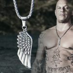 color: Feather + Stainless Steel Chain
