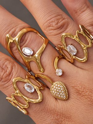 Stainless Steel Glass Stone Ring 18K Gold Heart Hollow Ring Light Luxury Design Bracelet
