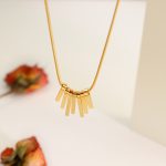 Light Luxury Design Irregular Small Square Pendant Necklace Geometric Stainless Steel Gold-Plated Jewelry