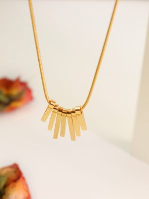 Light Luxury Design Irregular Small Square Pendant Necklace Geometric Stainless Steel Gold-Plated Jewelry