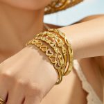 Ornament Hollow Inlaid Zircon Love Stainless Steel Gold Plated Exquisite and Versatile Light Luxury Personality Women's Bracelet
