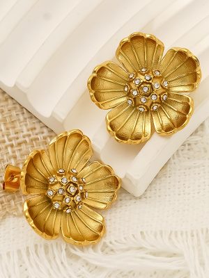 Retro Affordable Luxury Elegant Golden Flower Stud Earrings Exaggerated Personalized Cold High-End Earrings