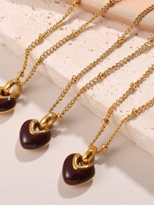 Red New Style Love Necklace Female Design Light Luxury Atmosphere Sweet Pendant