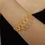 color: Z322-Gold Bangle