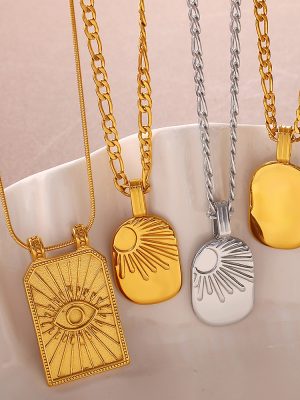 Retro Square Plate Oval Pendant Necklace Stainless Steel 18K Gold Plating Personality All-Match Necklace