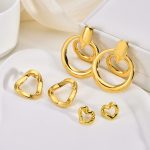 Stainless steel earrings, light luxury, high-end exaggerated earrings, designer vintage gold tassel female stud earrings.