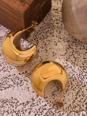 New Accessories Elegant Non-Fading Vintage Hollow C- Shaped Earrings Stainless Steel Plated 18K Real Gold Stud Earrings