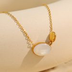 Oval Shell Necklace Female French Design Necklace Simple Temperament Fritillary Clavicle Chain Advanced