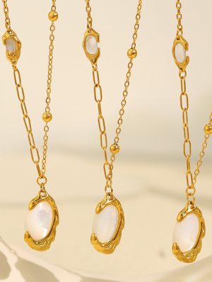 Elegance Retro Pendant Necklace Stainless Steel Plated 18K Metal Pleated Pattern Simple Clavicle Chain