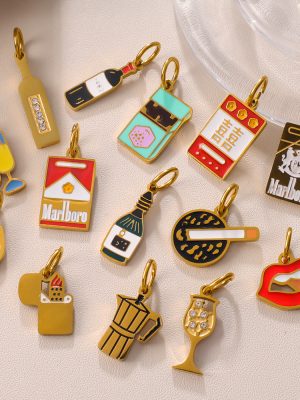 Golden Fun Pendant Collection Marlboro Xi Character Wine Glass Coffee Pot Shape Ornaments